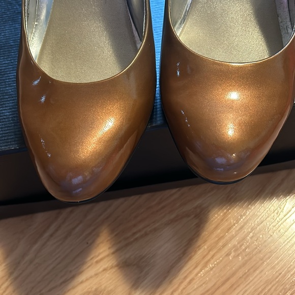 Jessica Simpson Barbie High Heel Shoes, Black and Gold Ombré, Size 7/37 - Picture 6 of 8